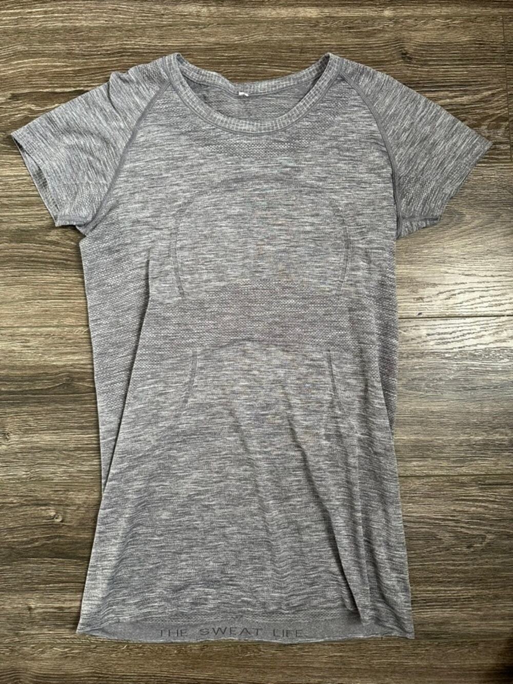 Lululemon Swiftly Tech Short Sleeve 2.0 Slate / White Size 10